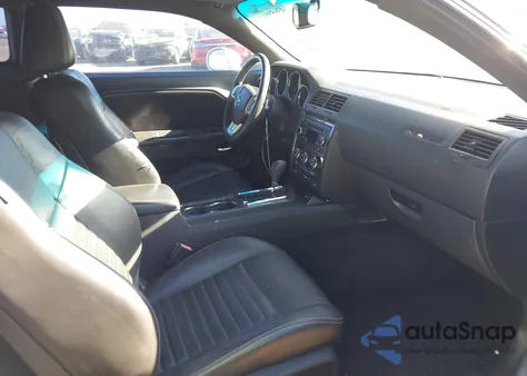 2013 Dodge Challenger Sxt Plus z USA, uszkodzony, nr VIN 2C3CDYAG8DH611413